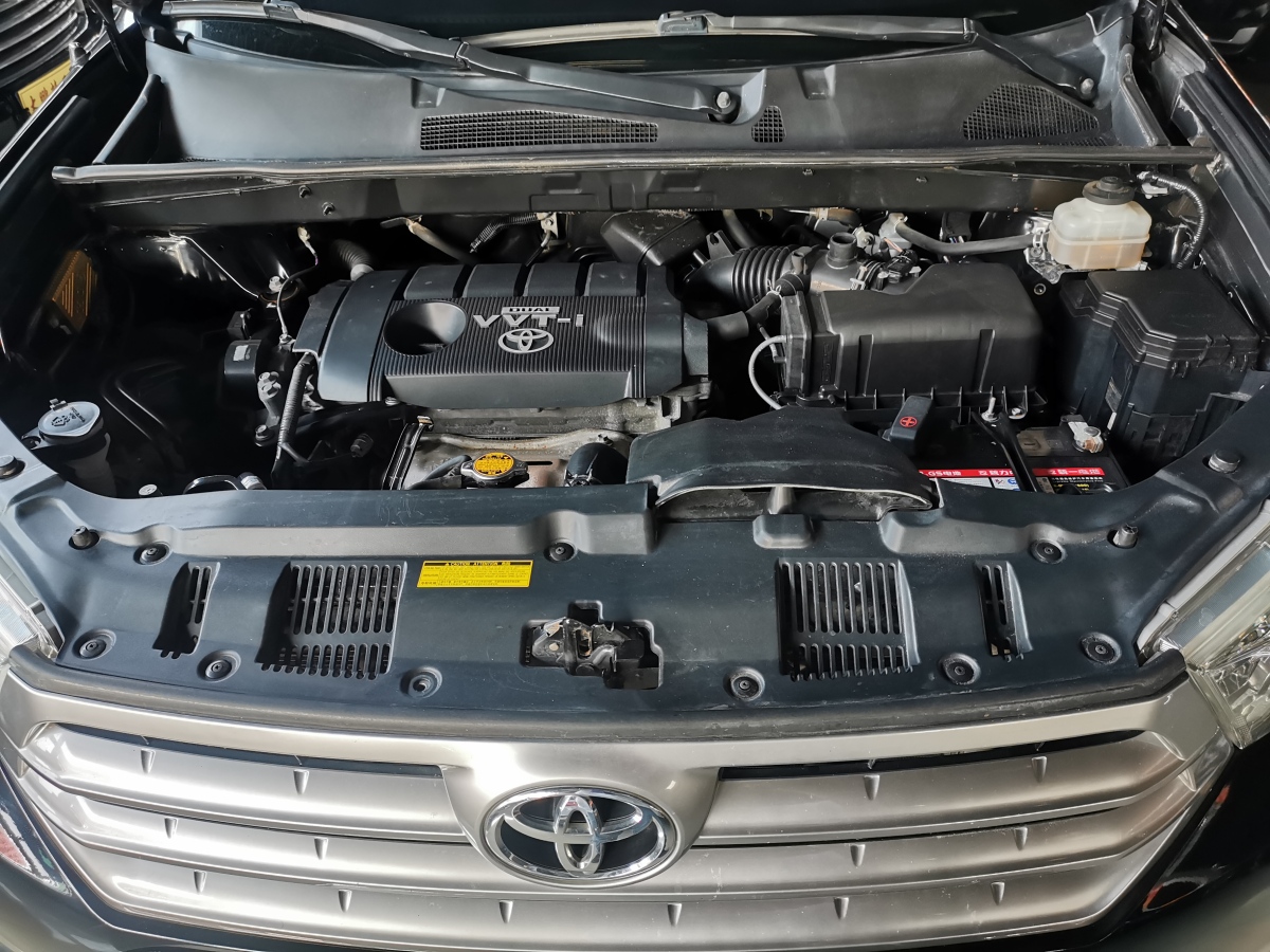 Toyota Highlander (Imported) 2012 car image #25