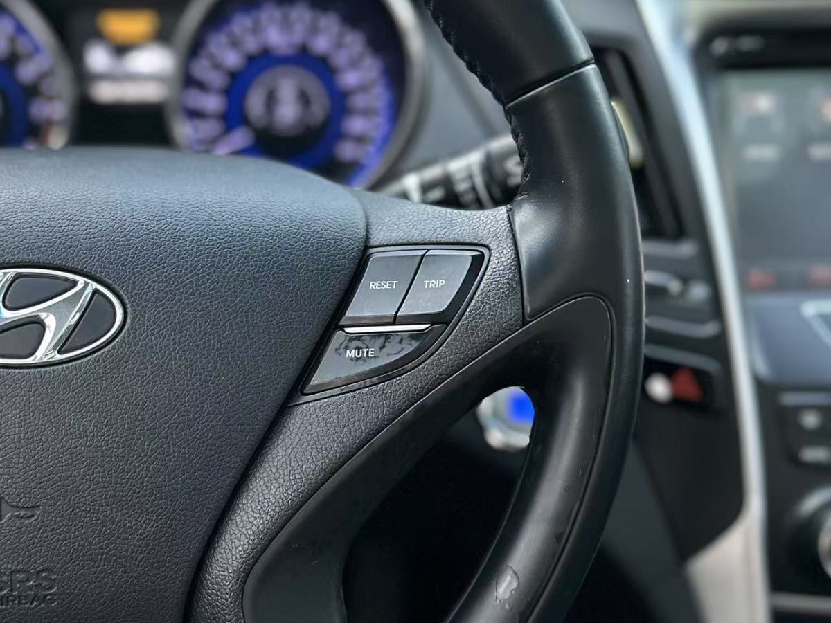 Hyundai Sonata (Imported) 2014 #25 Hyundai Sonata (Imported) 2014 image de voiture #25