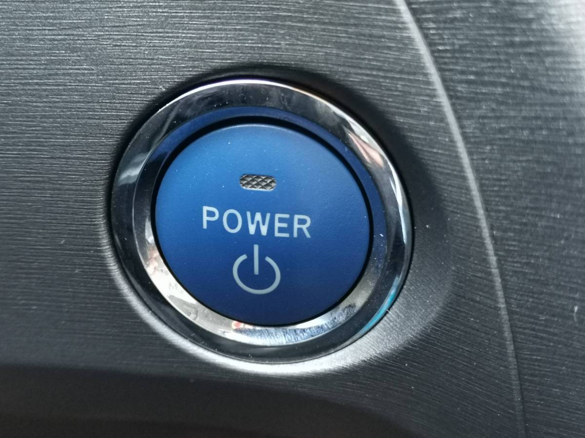 Toyota Prius 2015 car image #25