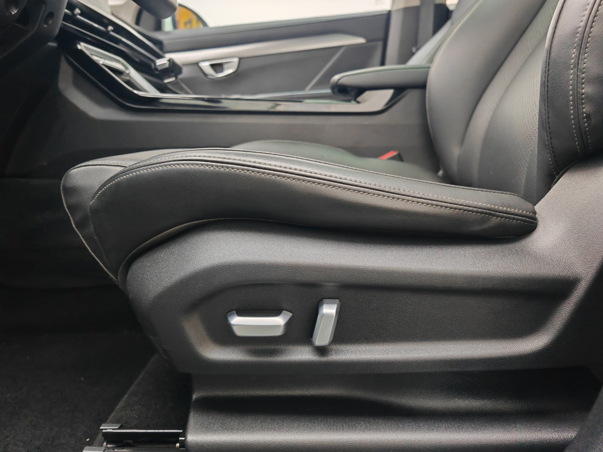 Wuling Asta 2022 #25 Wuling Asta 2022 صورة سيارة #25