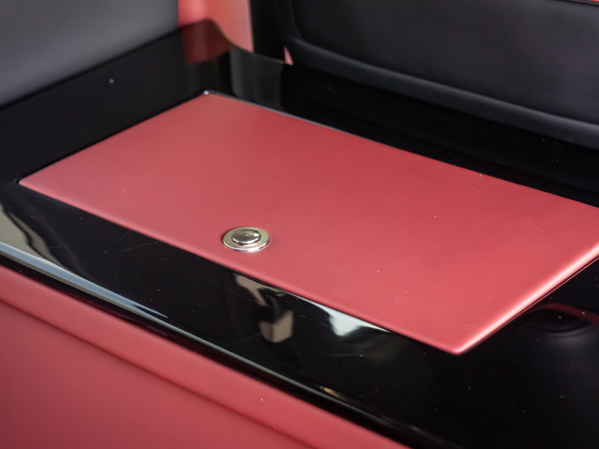 Toyota Hiace 2024 car image #25