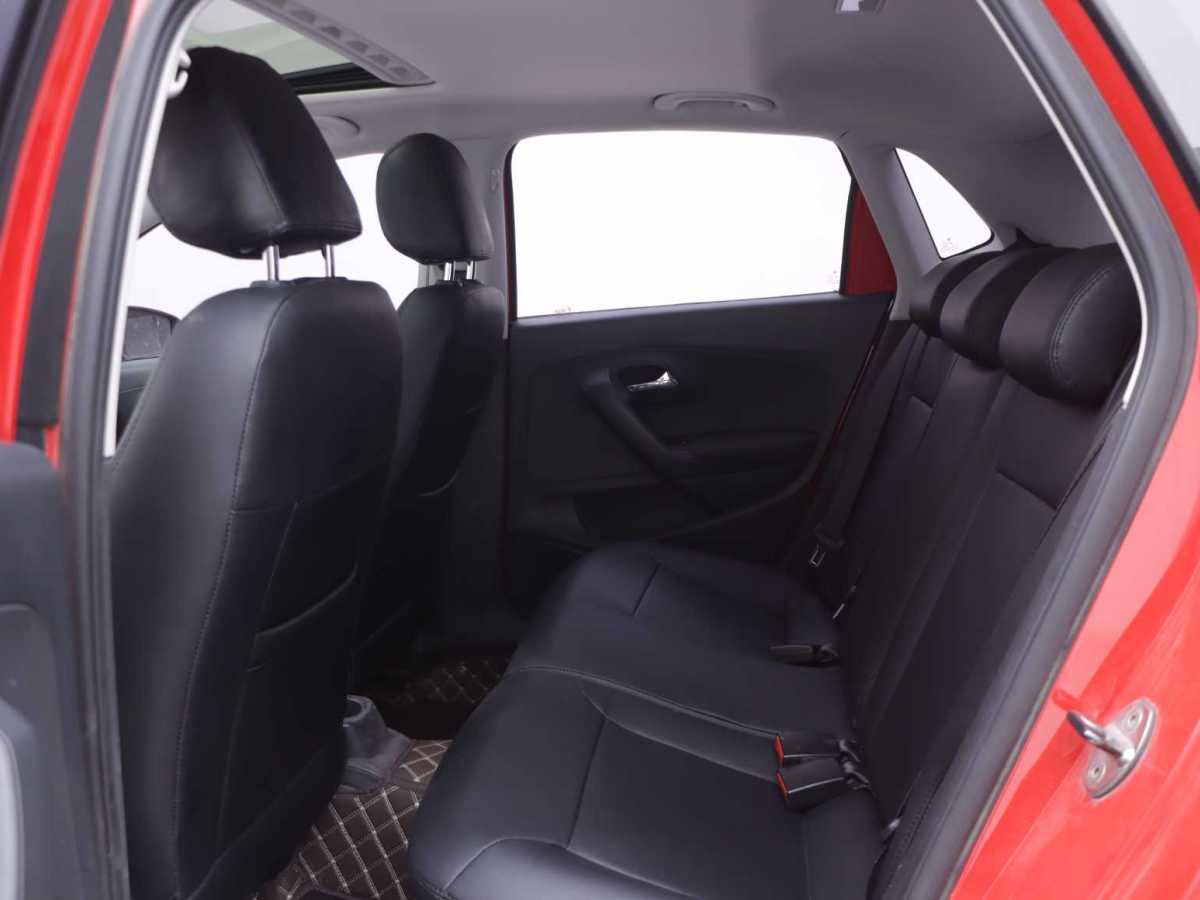 Volkswagen Polo 2018 car image #25
