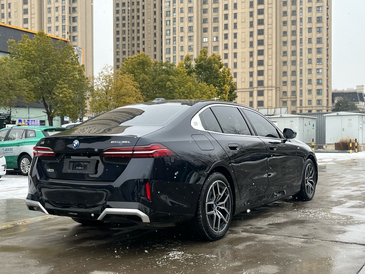 BMW i5 2024 #25 BMW i5 2024 car image #25