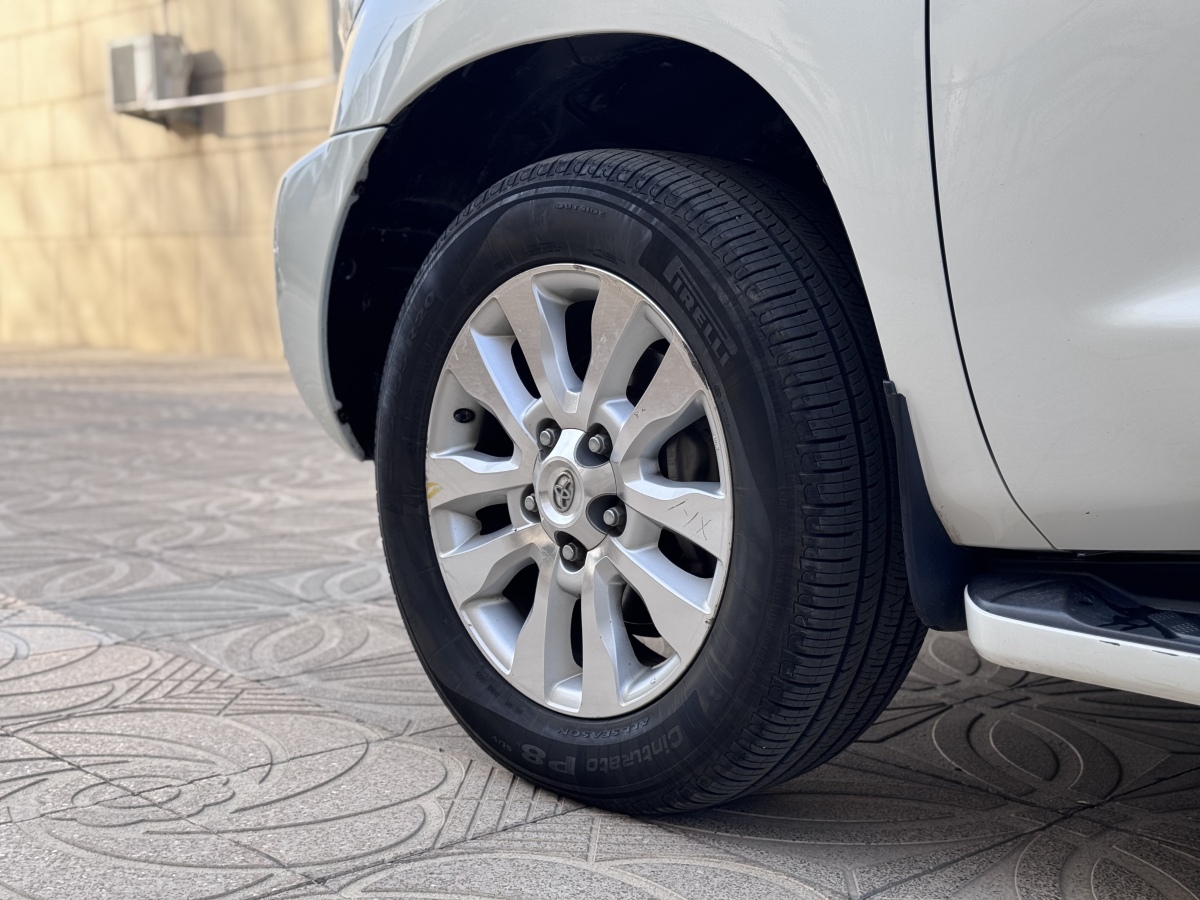 Toyota Sequoia 2010 #25 Toyota Sequoia 2010 imagen de coche #25