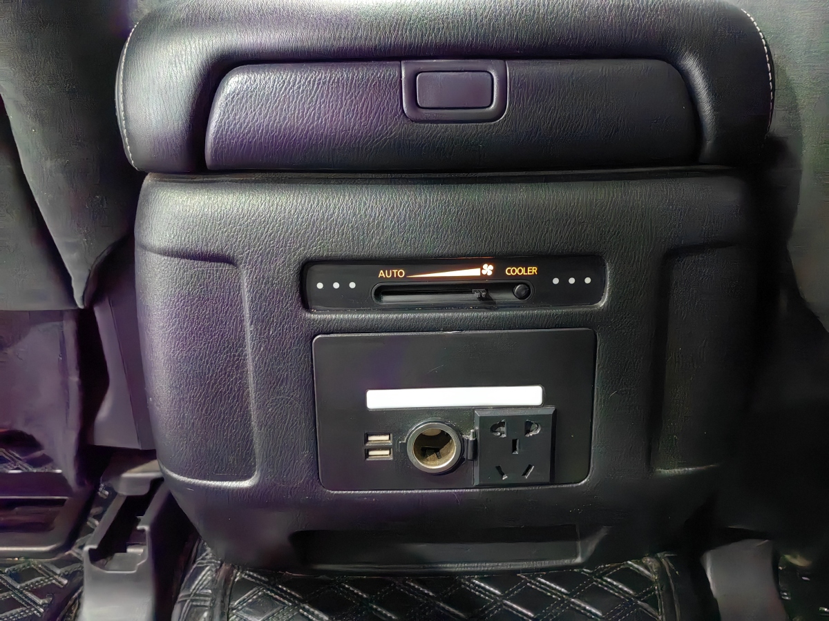 日产 途乐 2018 汽车图片 #25