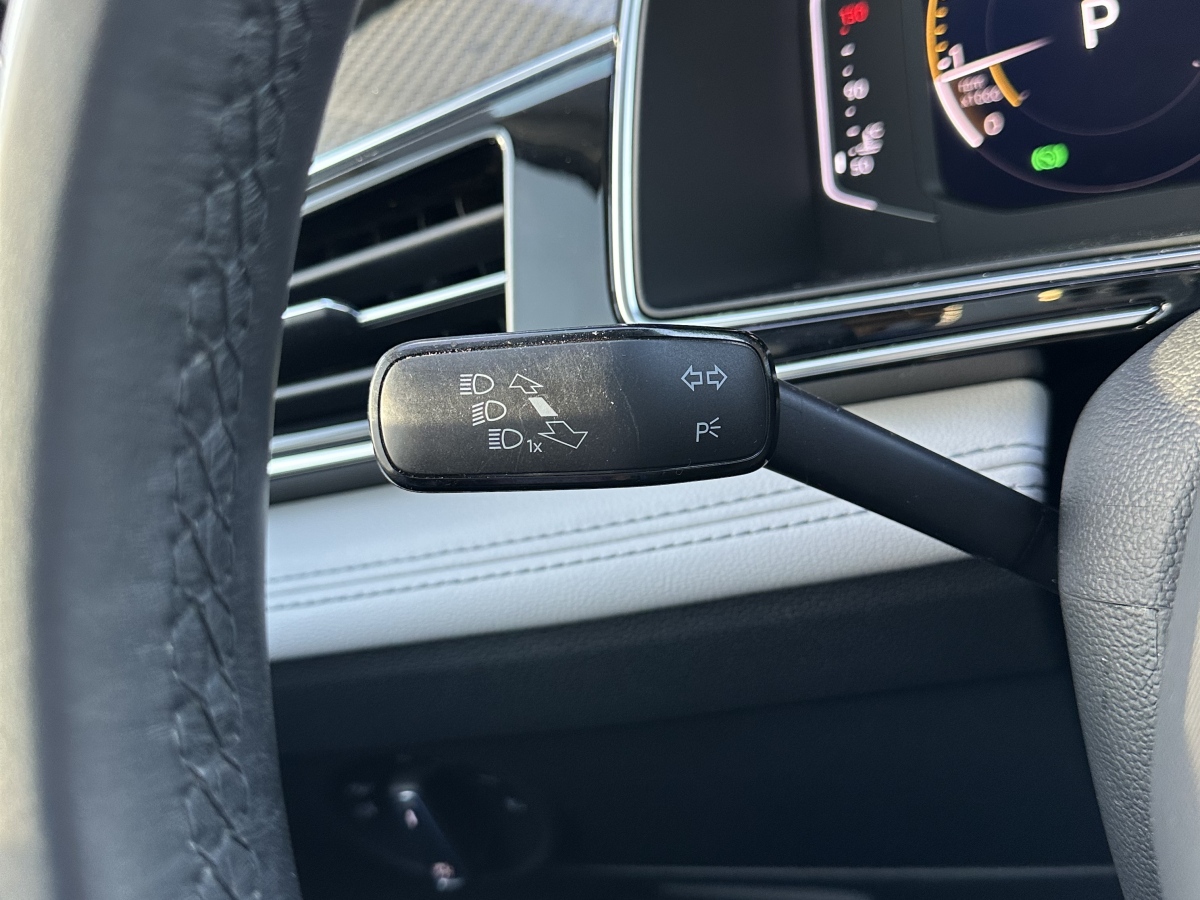 Volkswagen Tiguan L 2021 car image #25