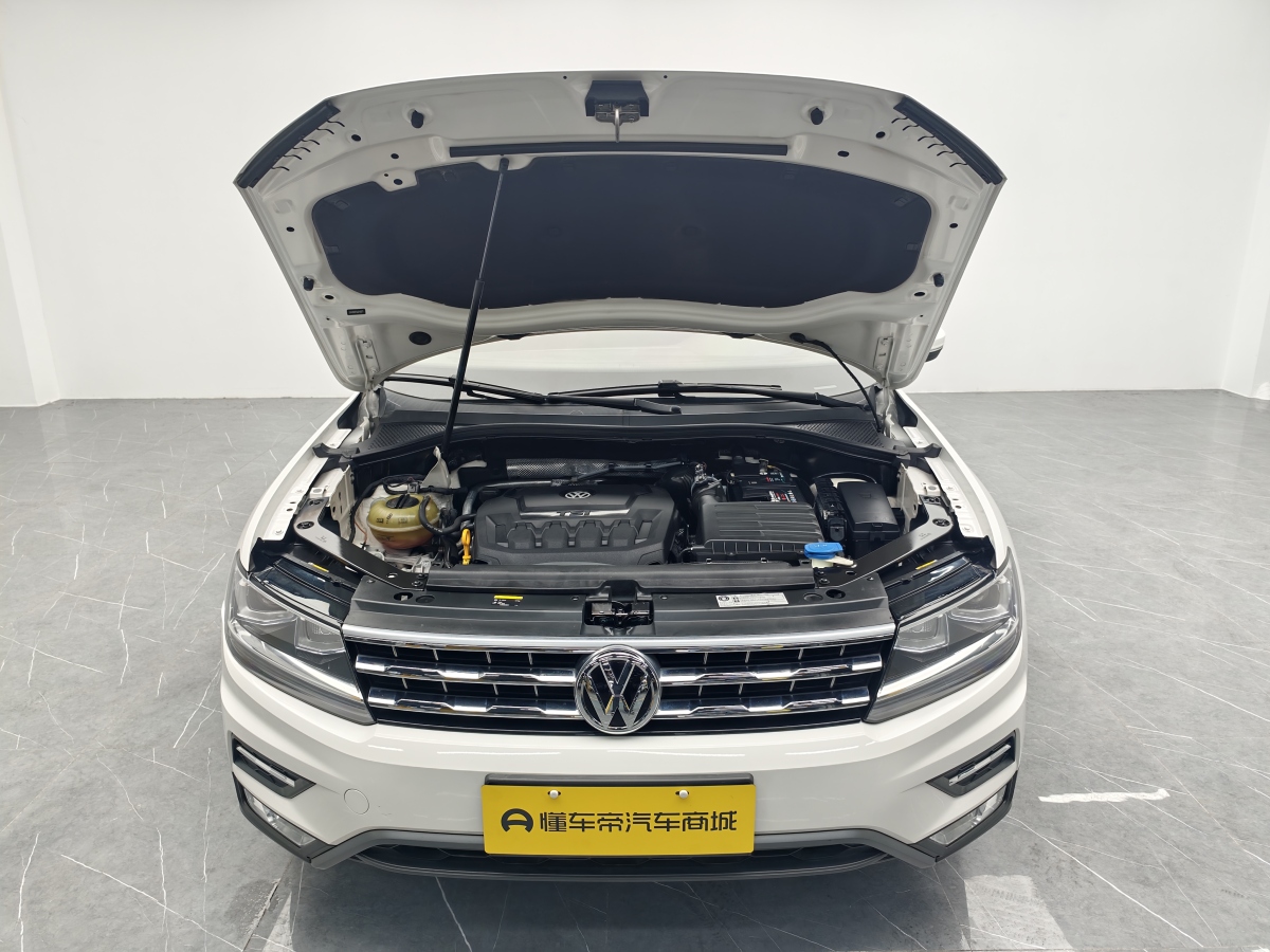 Volkswagen Tiguan L 2018 immagine di auto #25