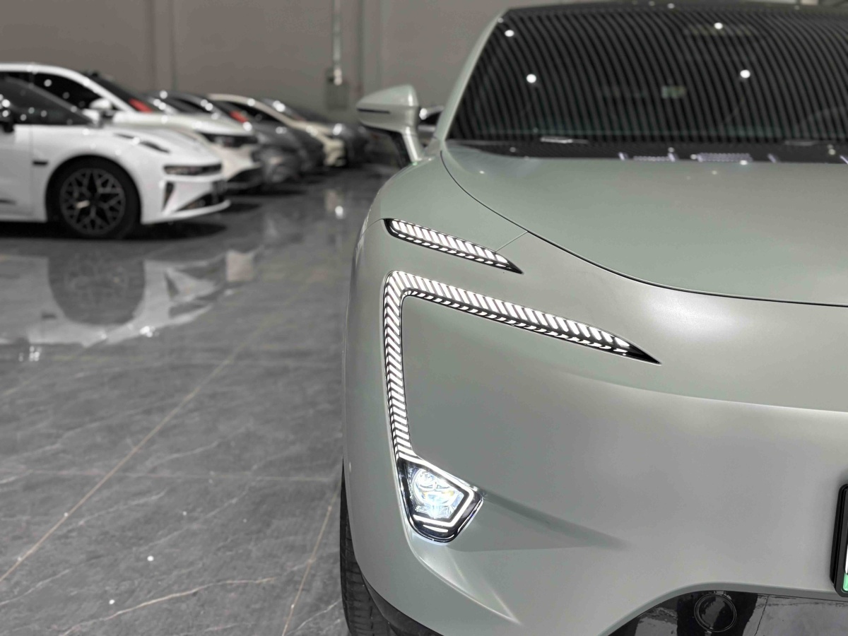 Avatr 11 2023 car image #25