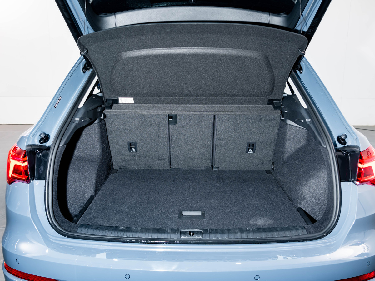 Audi Q3 2023 car image #25