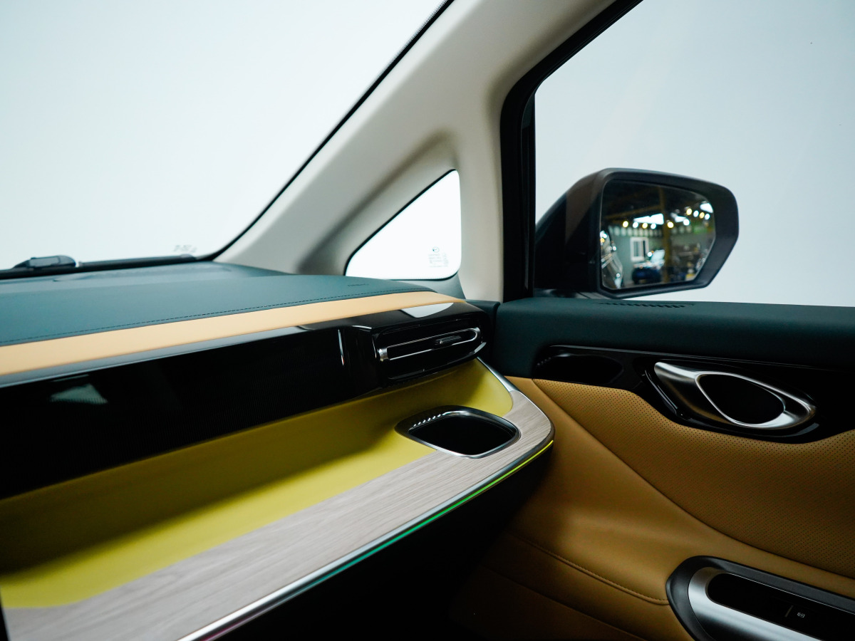 GAC Trumpchi E8 New Energy 2024 car image #25