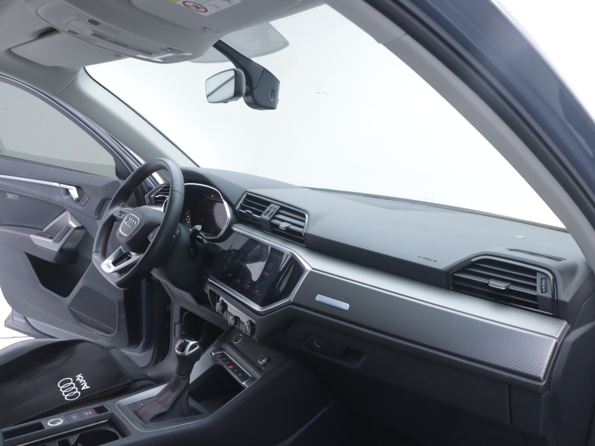 Audi Q3 2022 car image #25