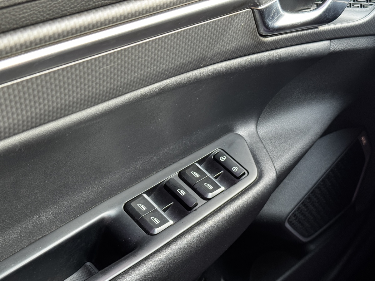 GEELY Emgrand GS 2018 car image #25