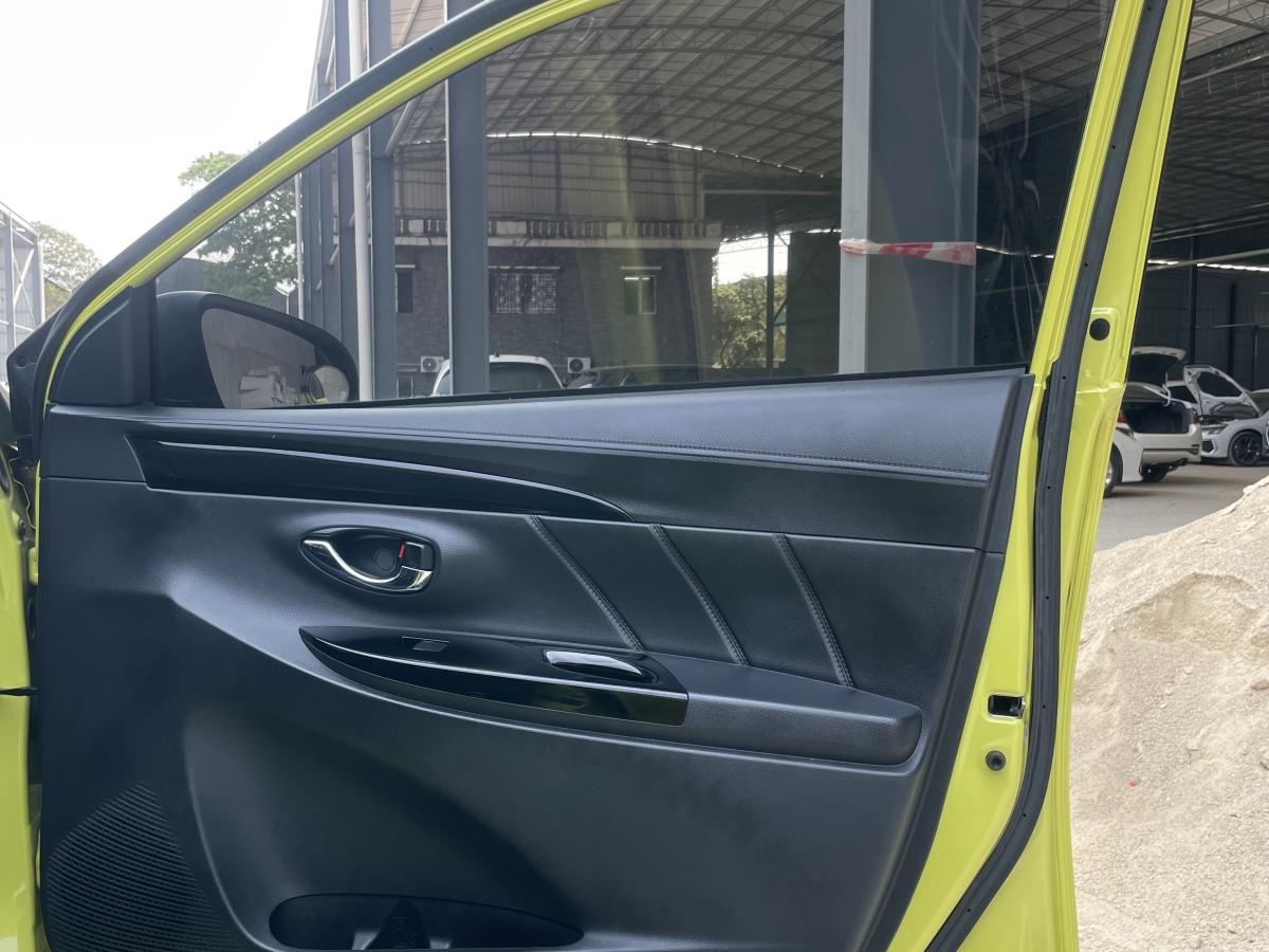 Toyota Yaris L Zhixuan 2022 immagine di auto #25