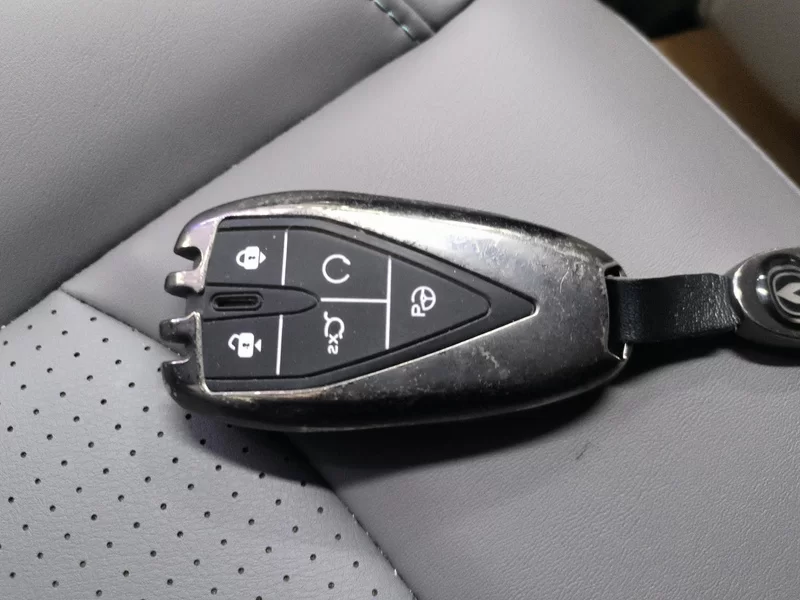 Changan UNI-T 2023 imagen de coche #25