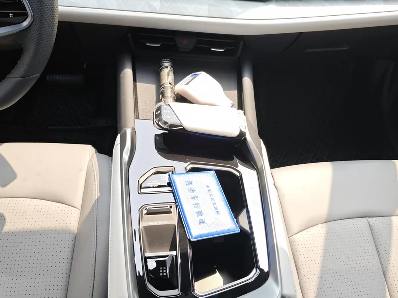 Changan UNI-T 2025 immagine di auto #25