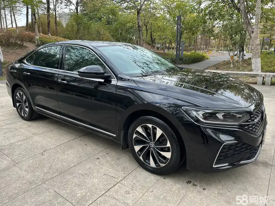 Volkswagen Passat 2021 car image #25