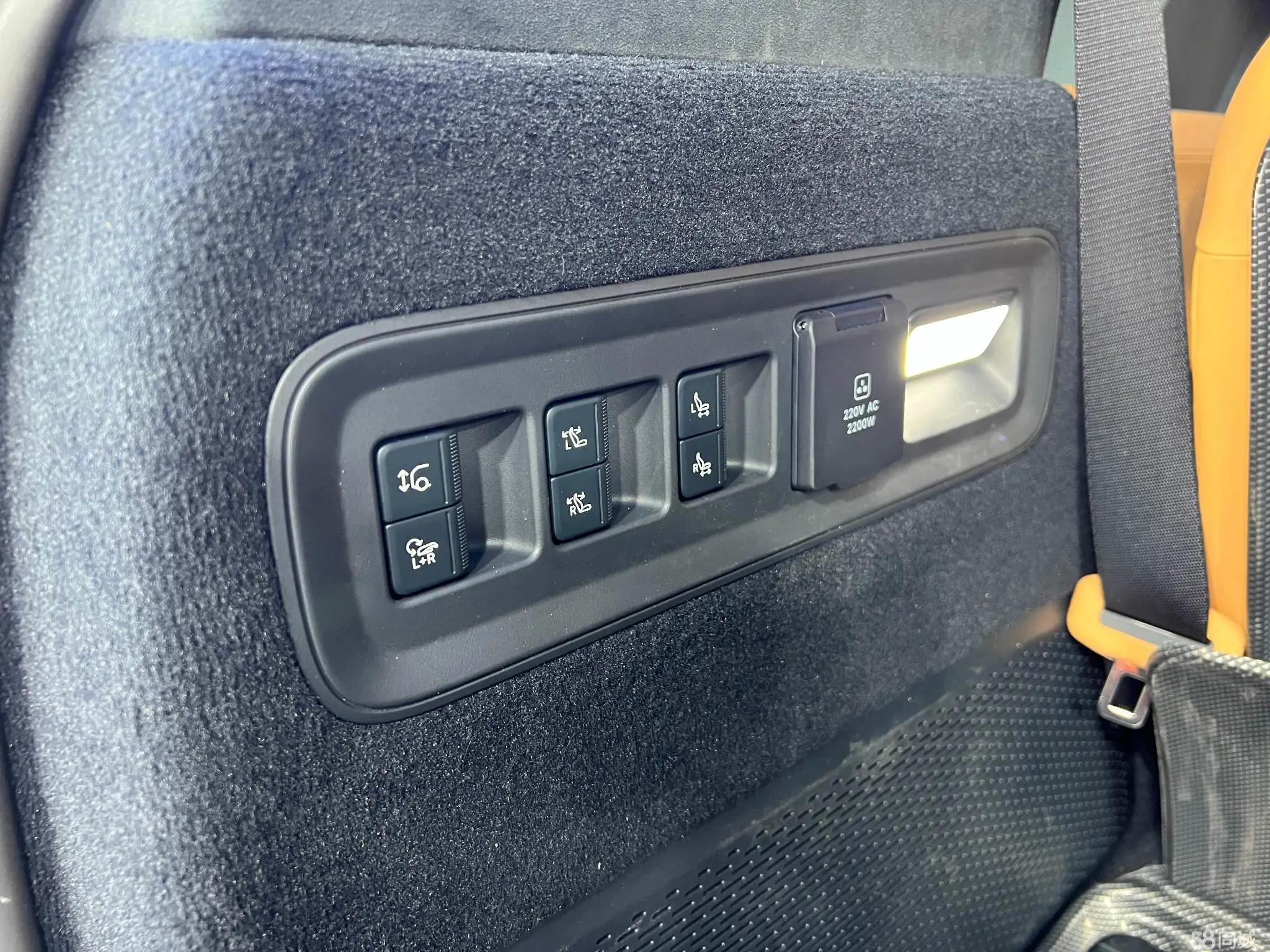 极氪 极氪9X 2025 汽车图片 #25