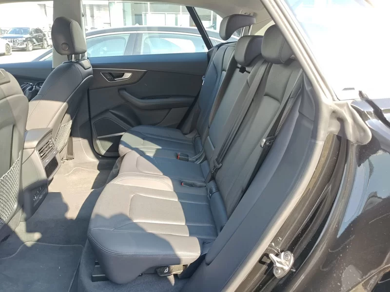 Audi RS Q8 2024 car image #25