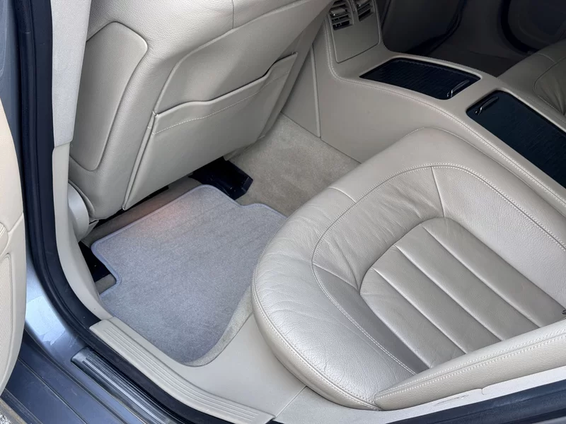 Mercedes-Benz CLS Class 2012 car image #25