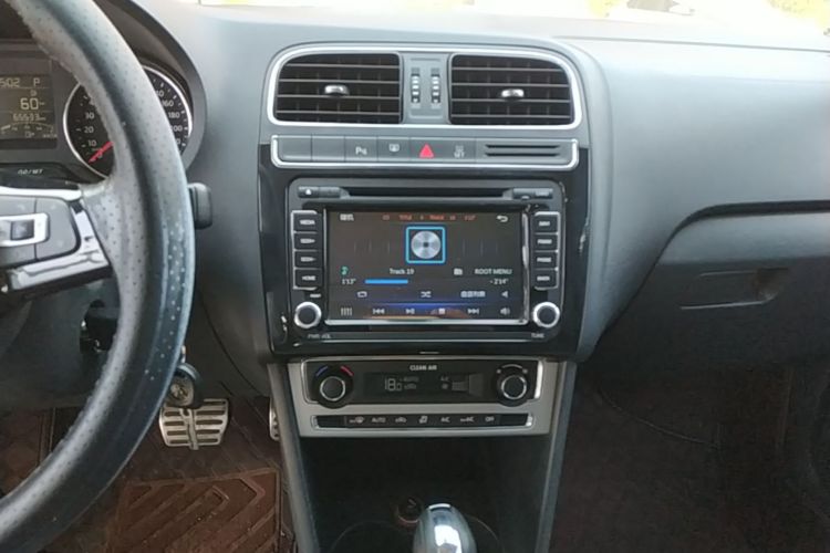 Volkswagen Polo 2016 #13 Volkswagen Polo 2016 car image #13