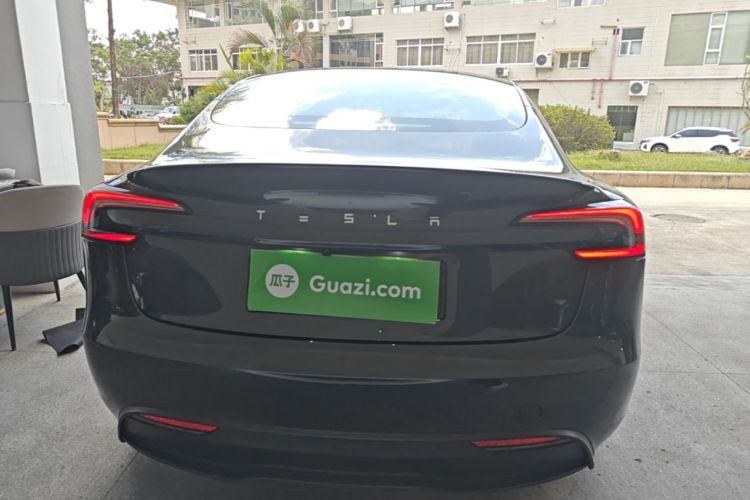 Tesla Model 3 2024 car image #4
