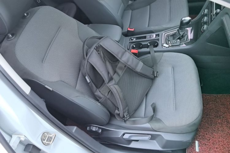 Volkswagen Golf 2018 car image #24