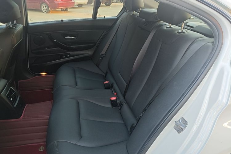 BMW 3 Series 2016 car image #17