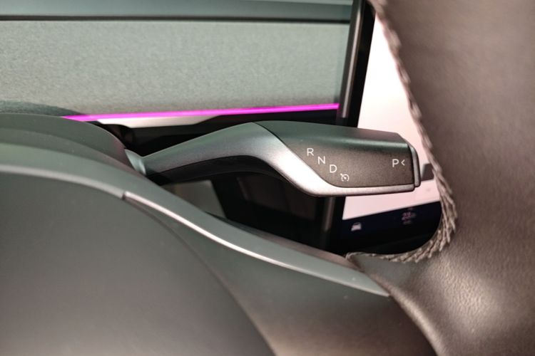 Tesla Model Y 2024 car image #14