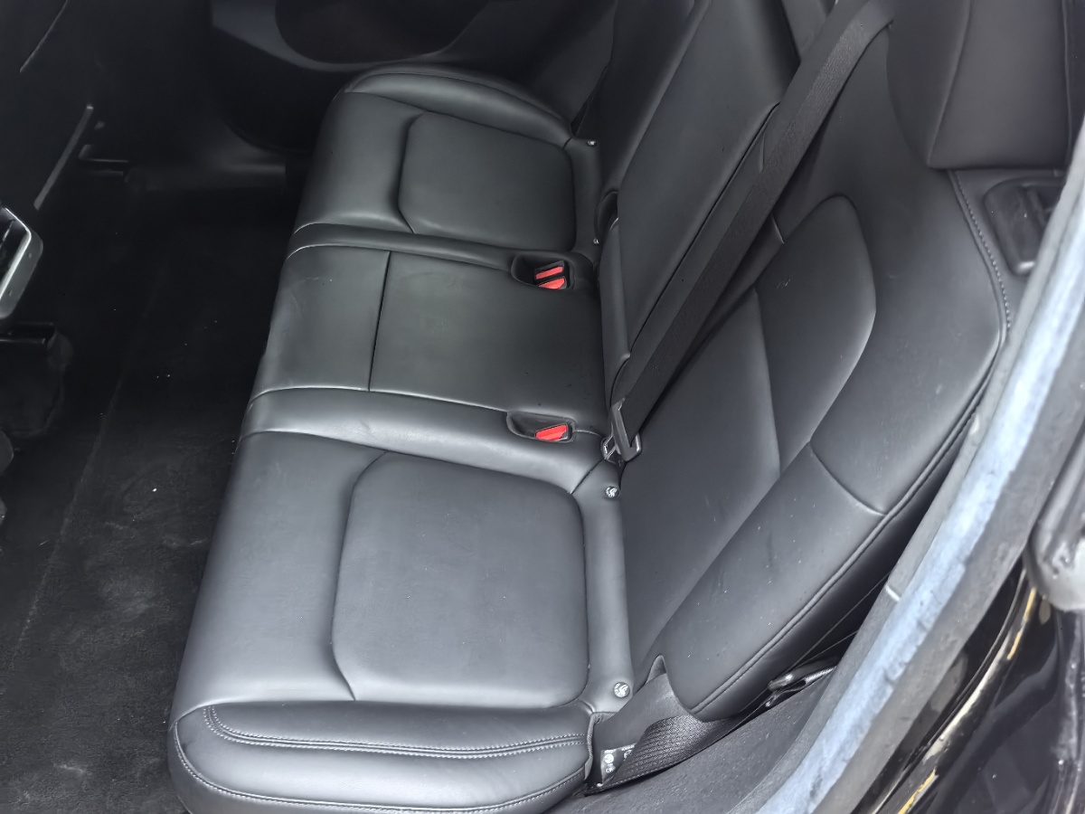 Tesla Model Y 2022 car image #9