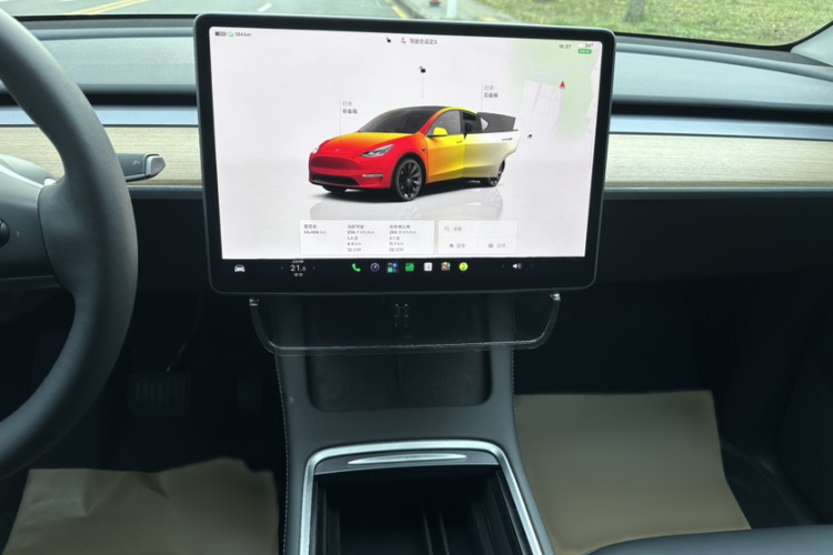 Tesla Model Y 2022 car image #19