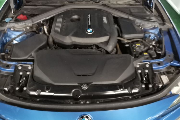 BMW 3 Series 2019 car image #20