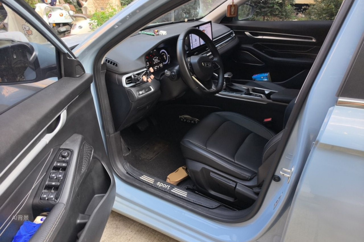 GEELY Emgrand 2023 car image #18
