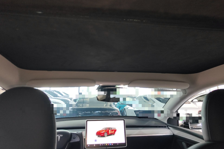 Tesla Model Y 2023 car image #18