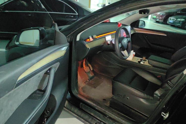 Tesla Model Y 2023 #9 Tesla Model Y 2023 car image #9