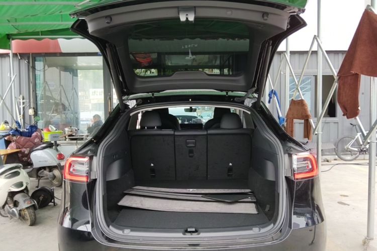 Tesla Model Y 2023 #19 Tesla Model Y 2023 car image #19