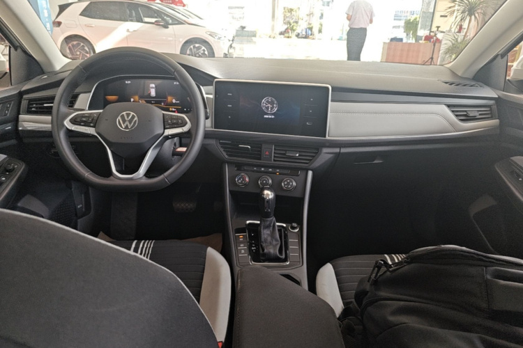 Volkswagen Bora 2024 #10 Volkswagen Bora 2024 изображение автомобиля #10