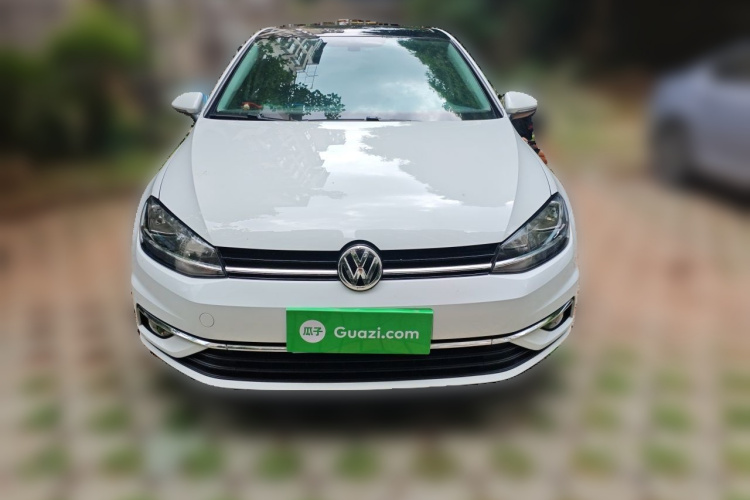 Volkswagen Golf 2020 car image #3