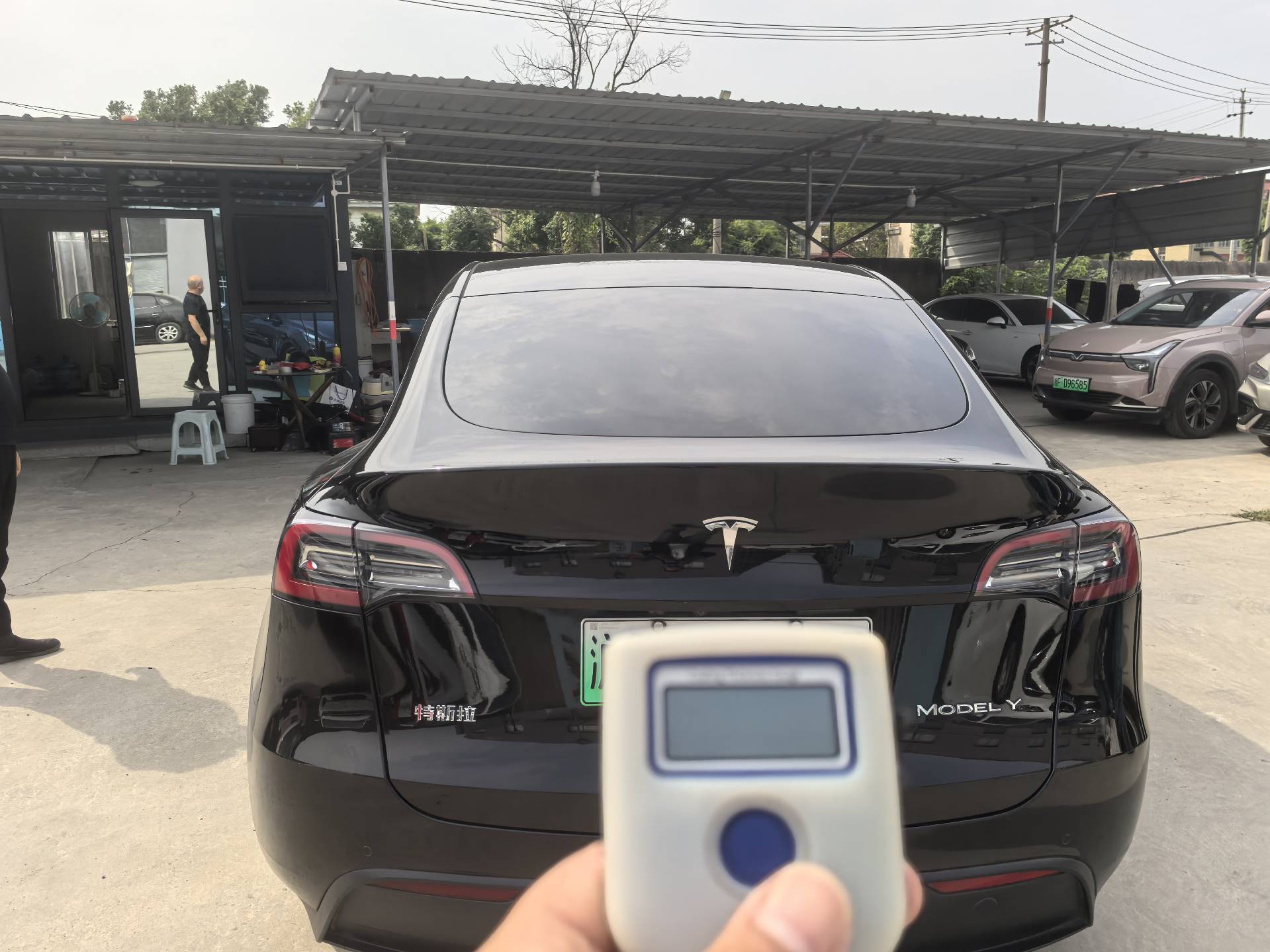Tesla Model Y 2023 #8 Tesla Model Y 2023 صورة سيارة #8