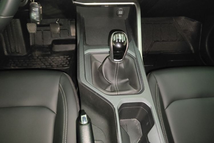 GEELY Emgrand 2025 car image #16