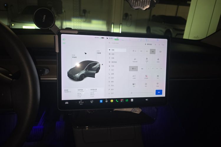 Tesla Model Y 2021 #22 Tesla Model Y 2021 car image #22