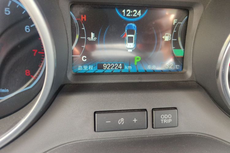 BYD Yuan 2017 #10 BYD Yuan 2017 car image #10