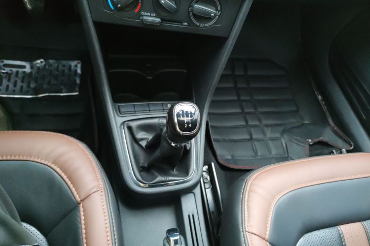 Skoda Rapid 2018 #14 Skoda Rapid 2018 image de voiture #14