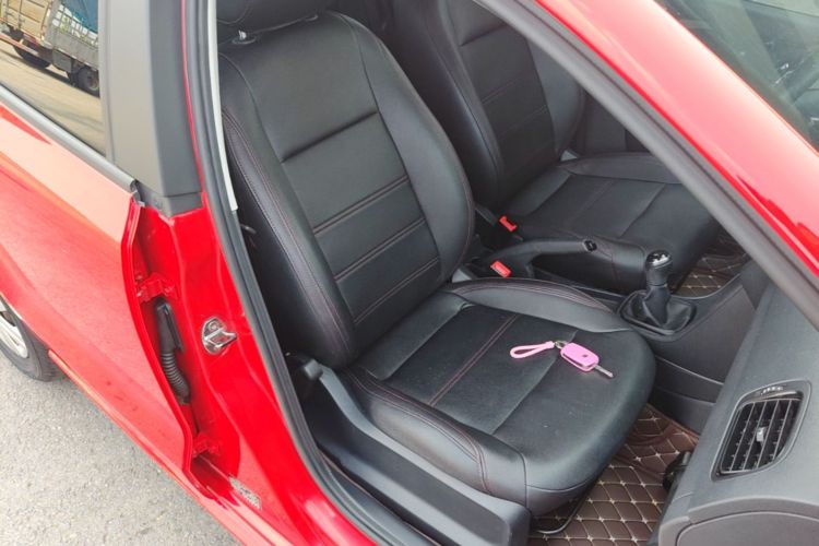 Volkswagen Polo 2018 car image #24