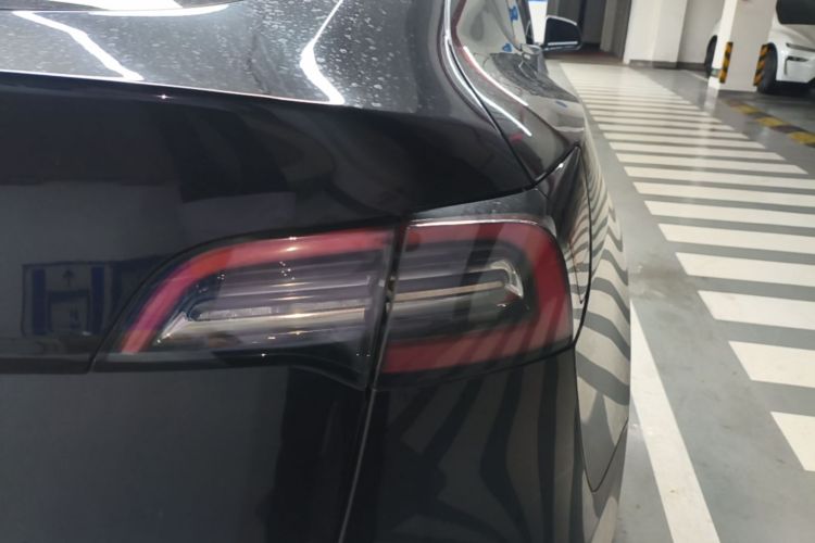 Tesla Model Y 2023 car image #8