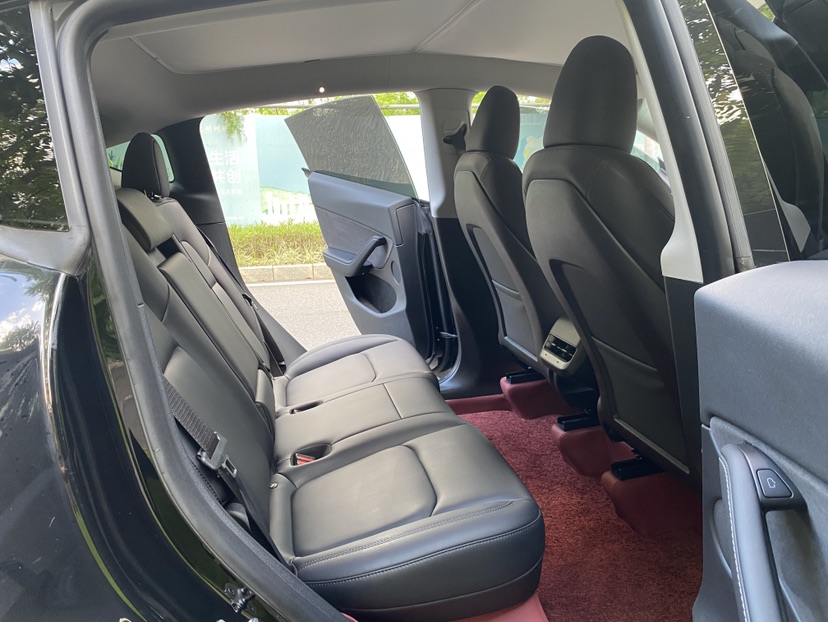 Tesla Model Y 2023 car image #14