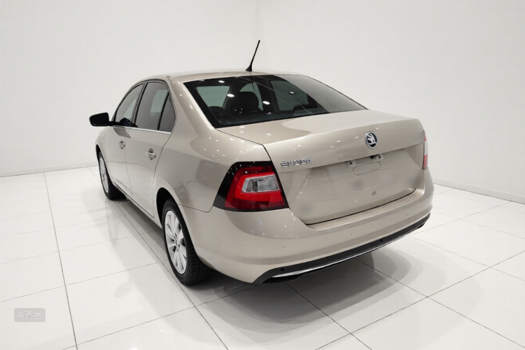 Skoda Rapid 2018 #5 Skoda Rapid 2018 image de voiture #5