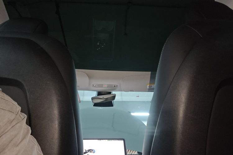 Tesla Model 3 2023 car image #18