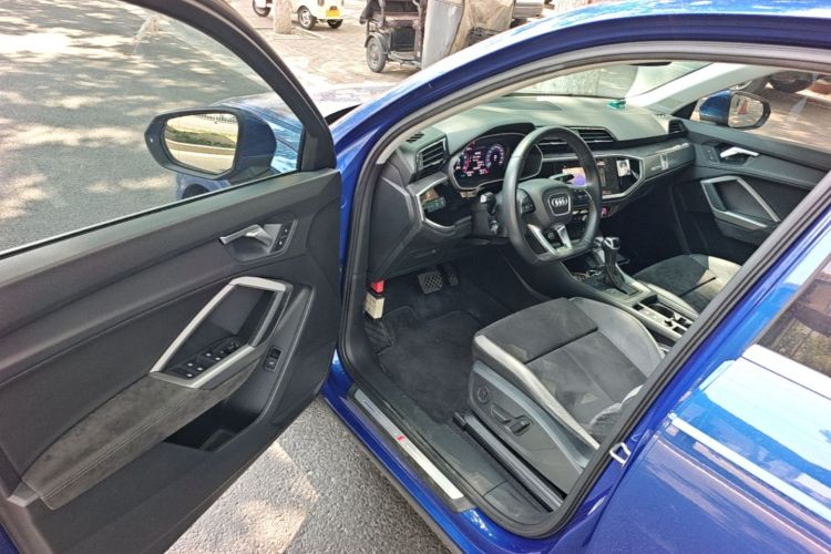 Audi Q3 2019 #16 Audi Q3 2019 car image #16