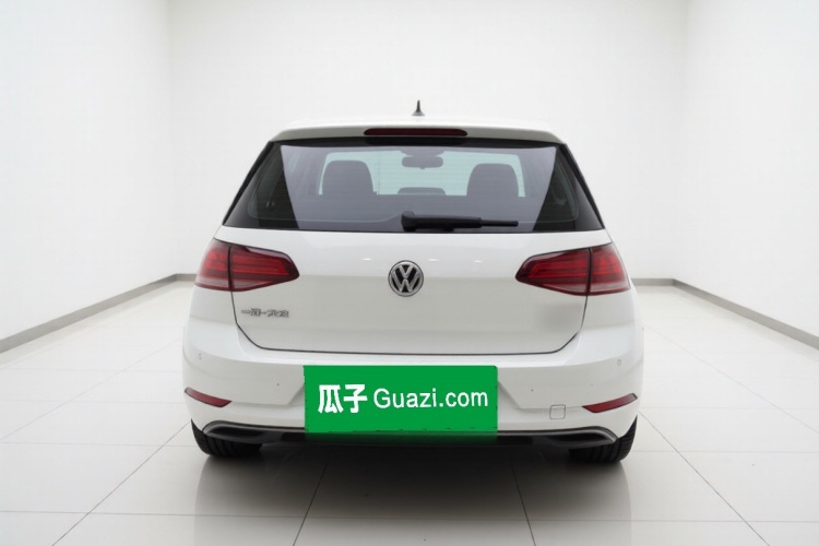 Volkswagen Golf 2020 car image #6