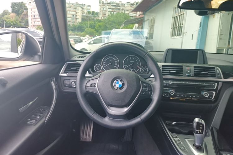 BMW 3 Series 2017 #11 BMW 3 Series 2017 صورة سيارة #11